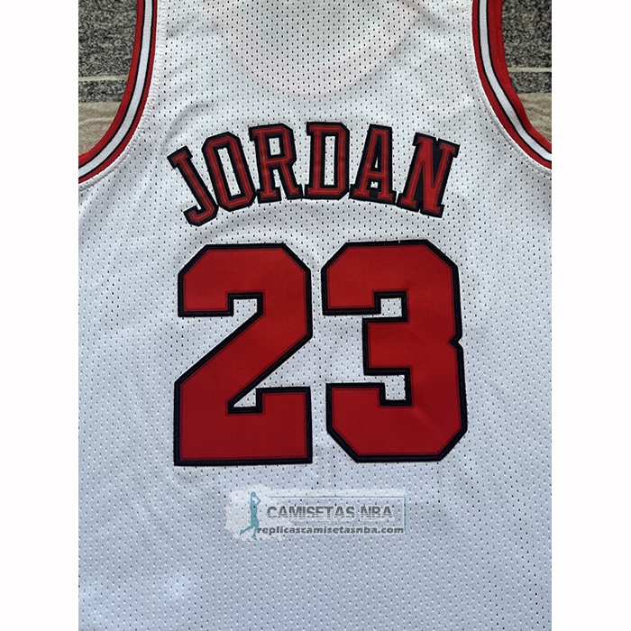 Camiseta Chicago Bulls Michael Jordan NO 23 Mitchell & Ness 1997-98 Blanco Firmada